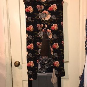 ⭐ BOGO ⭐ Rose Leggings